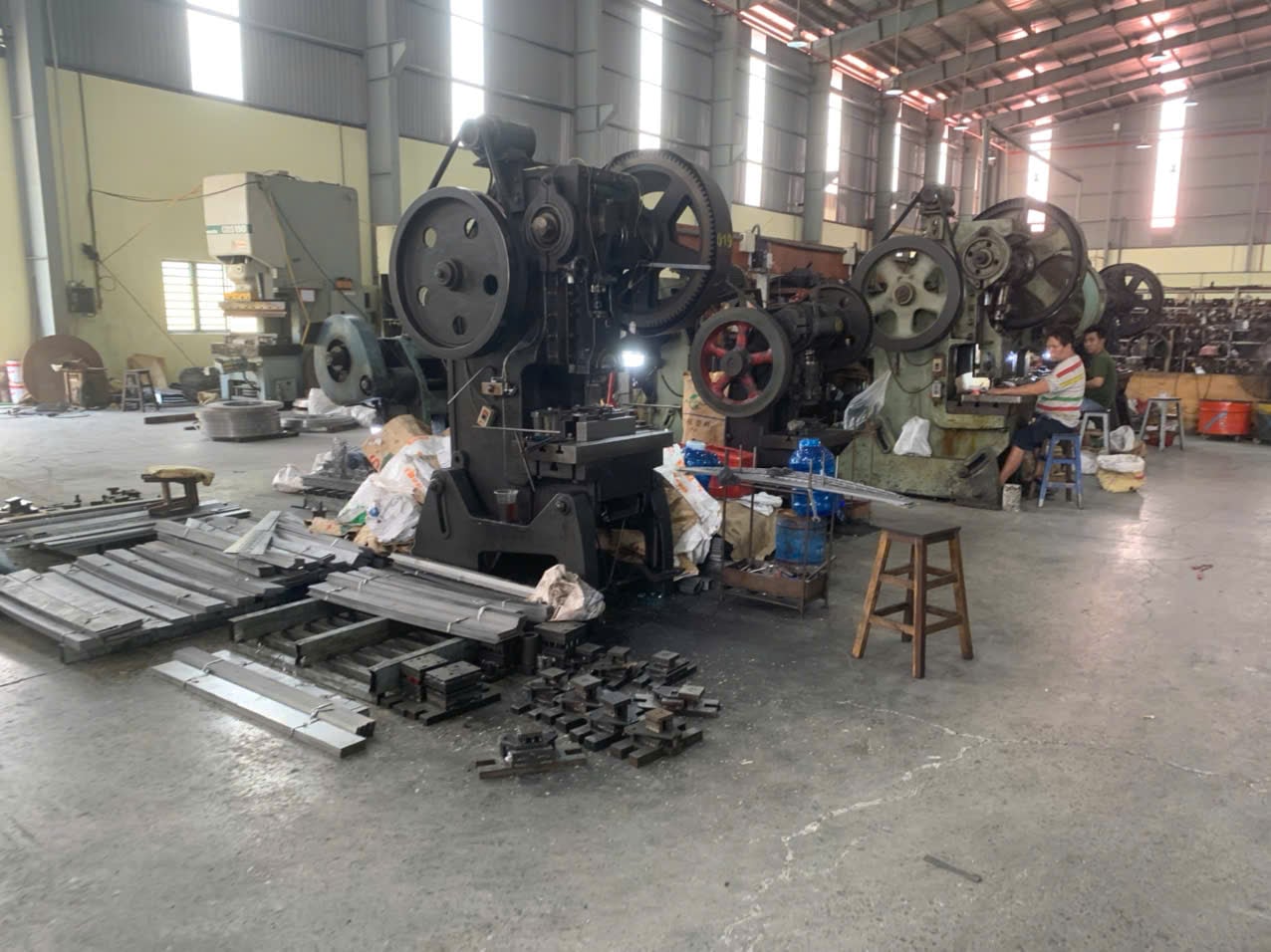 Stamping machine 2.jpg